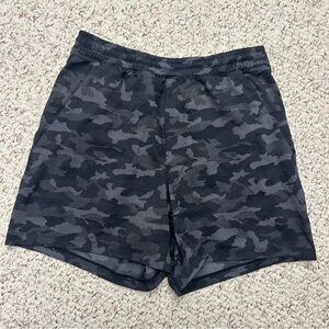 Lululemon Camo Black Pace Breaker Short 5” Unlined Running Casual Approx Medium